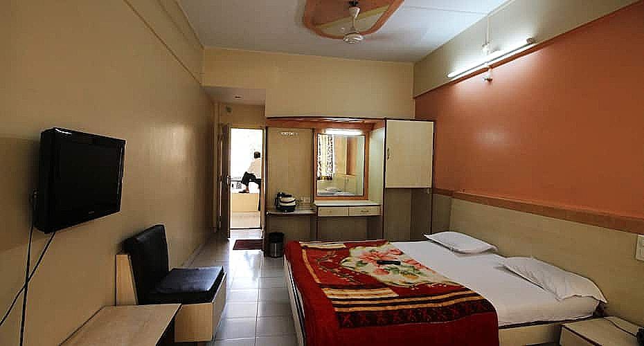 Hotel Tourist International Super Deluxe Non AC 2